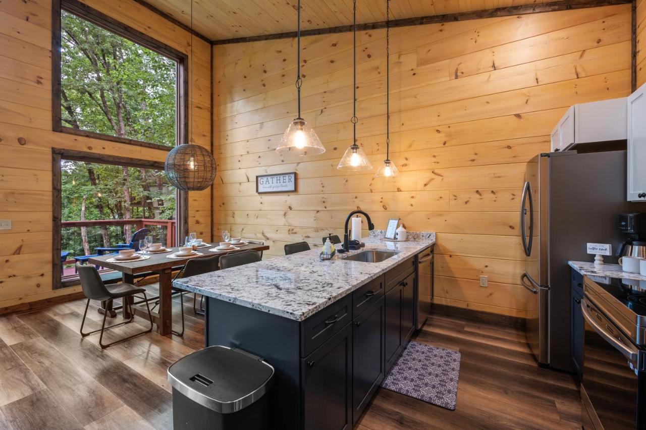 New Cozy Mountain Cabin Hot Tub Near Downtown Gatlinburg Eksteriør bilde