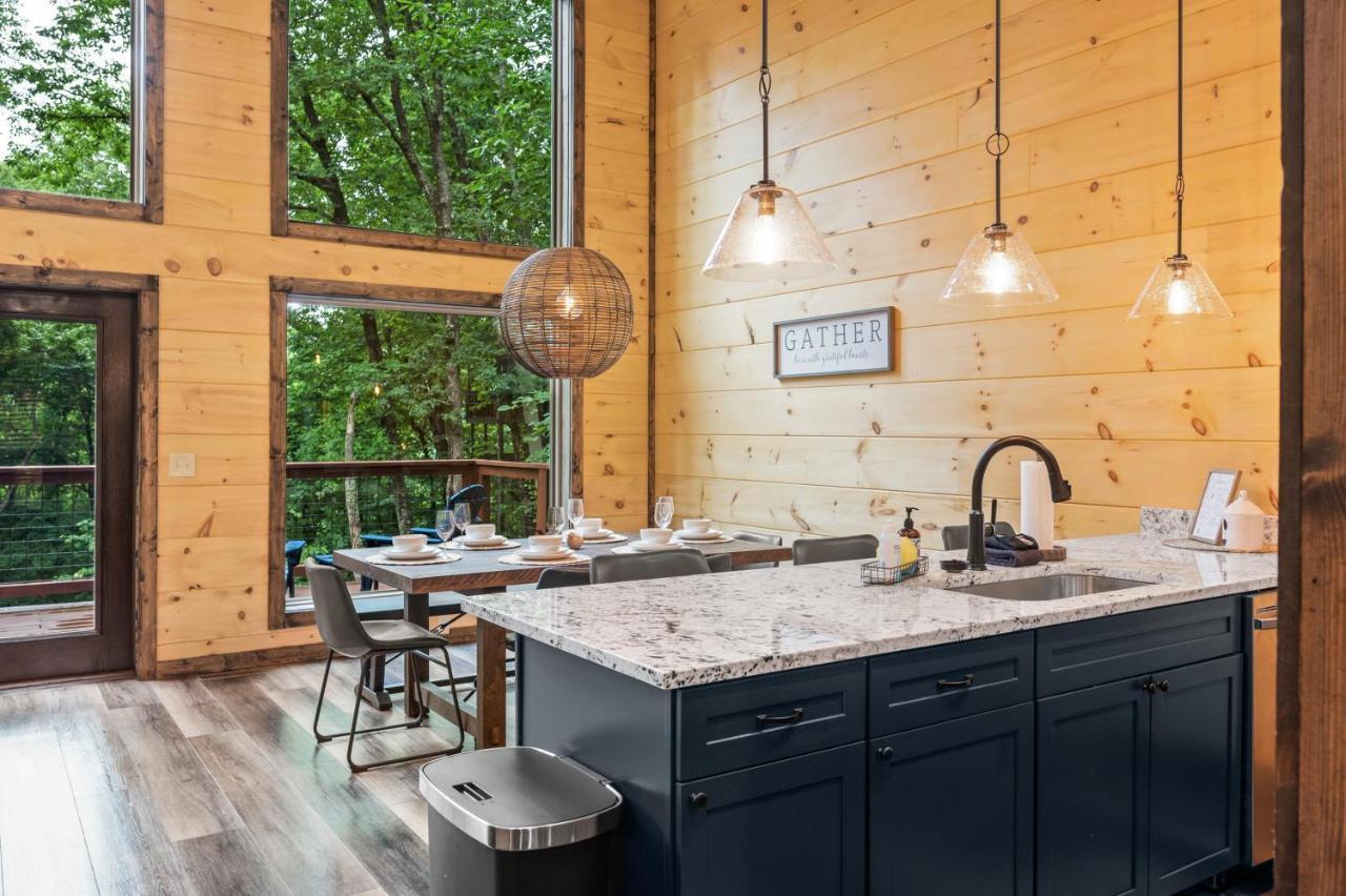 New Cozy Mountain Cabin Hot Tub Near Downtown Gatlinburg Eksteriør bilde